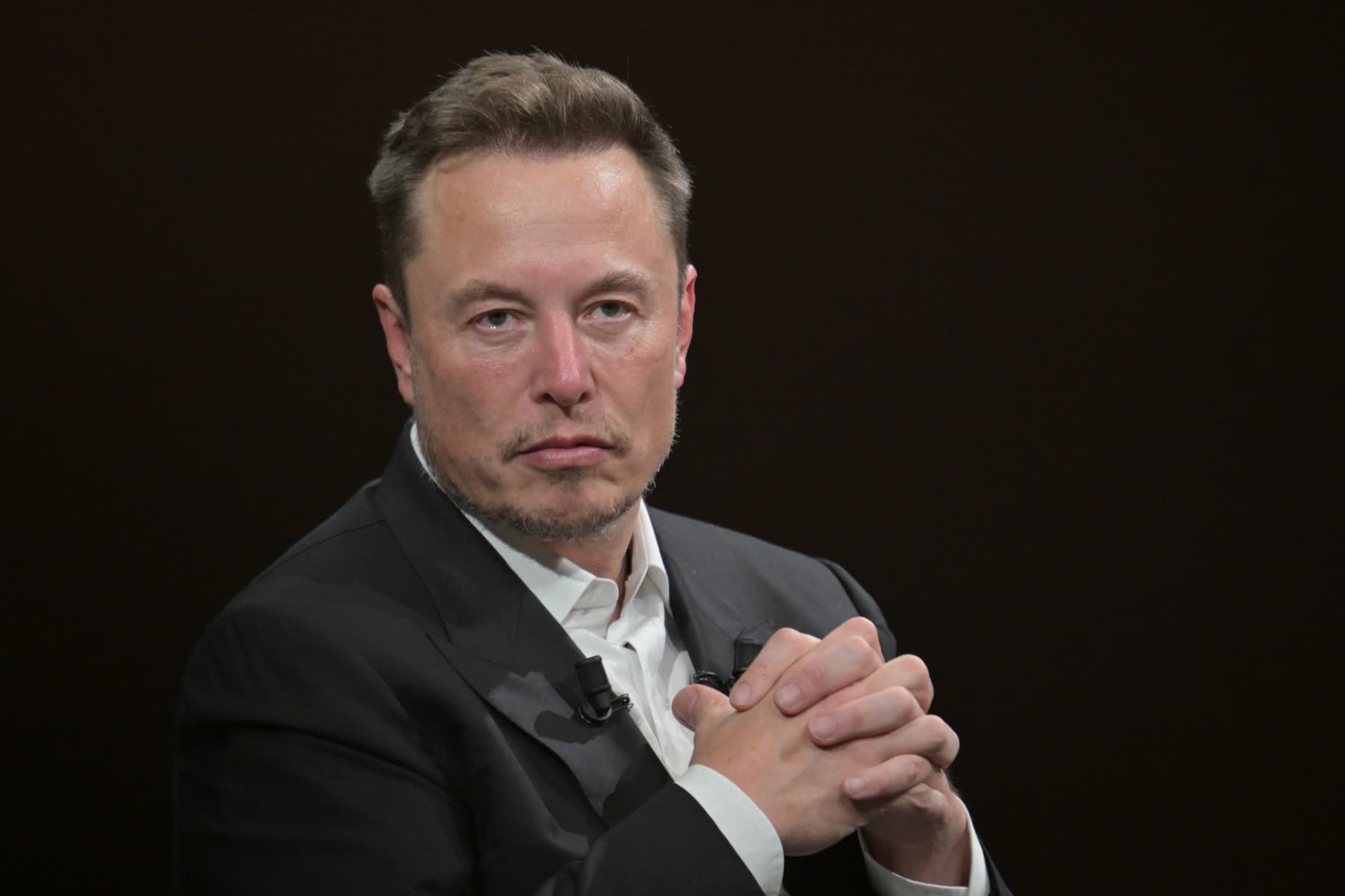 Elon Musk promete apoyo legal a víctimas que identifiquen a clientes de Epstein