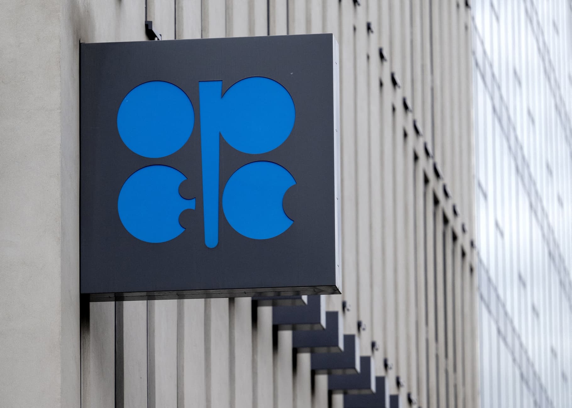 El Petróleo Sube Levemente: Impacto de las Sanciones en Irán