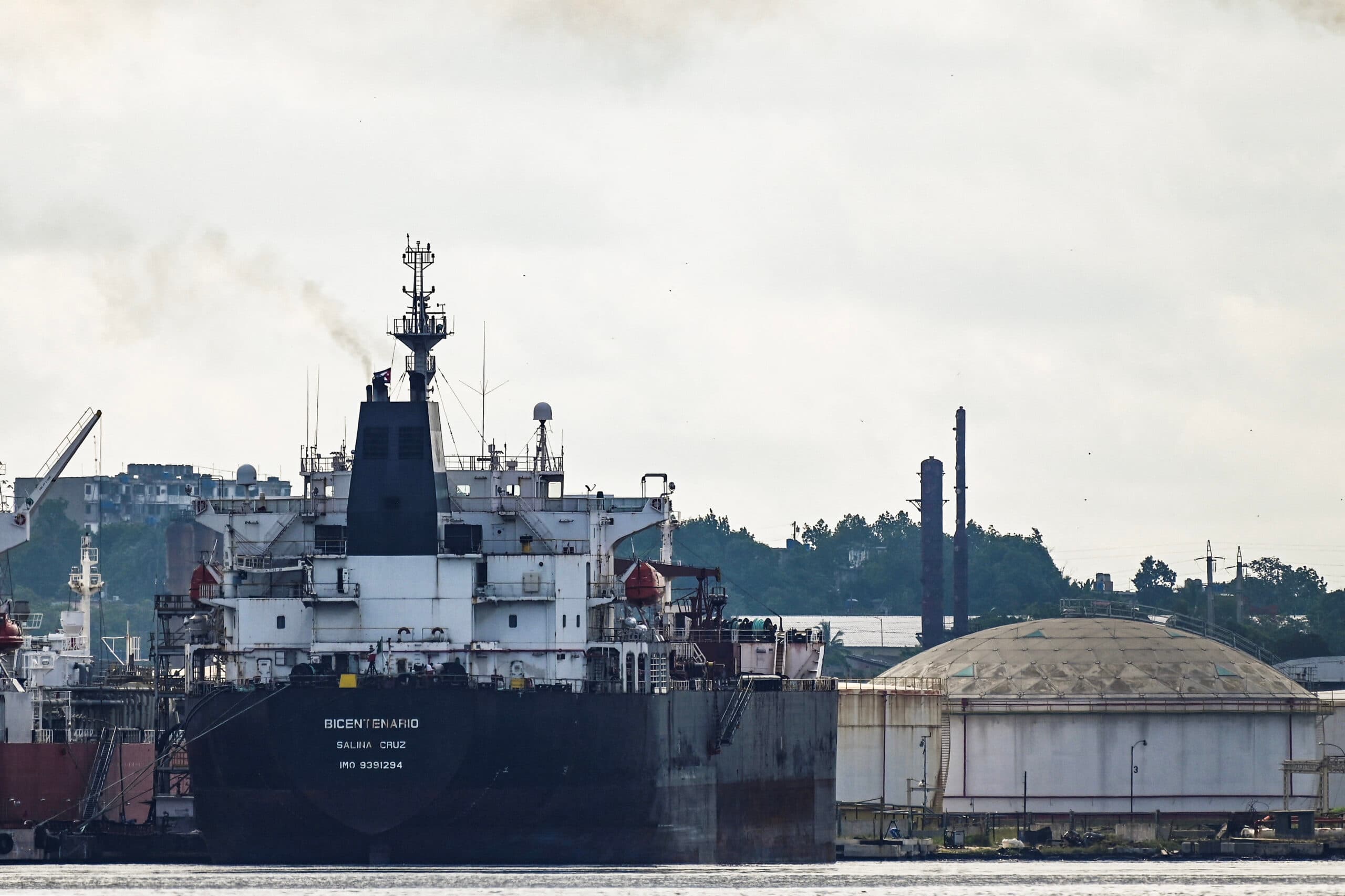 México rescata a Cuba con petróleo tras la crisis venezolana