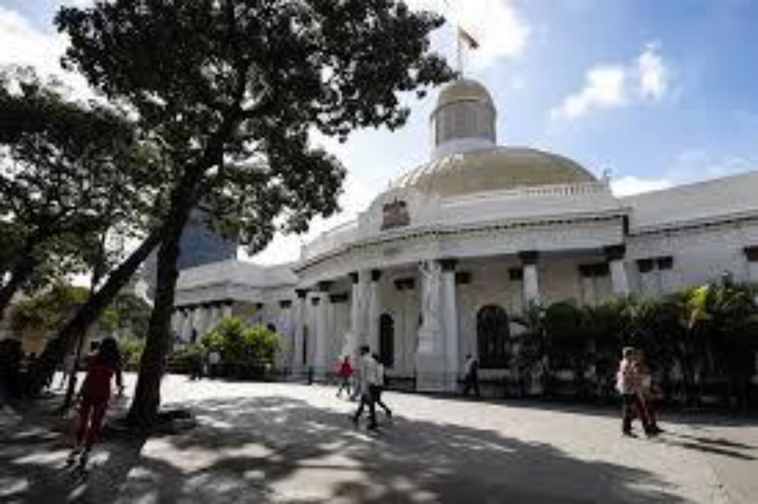 Diputados exigen amnistía con garantías para quienes son liberados