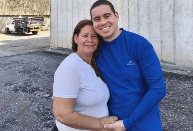 Kennedy Tejeda: Abogado excarcelado tras 17 meses en prisión en Venezuela