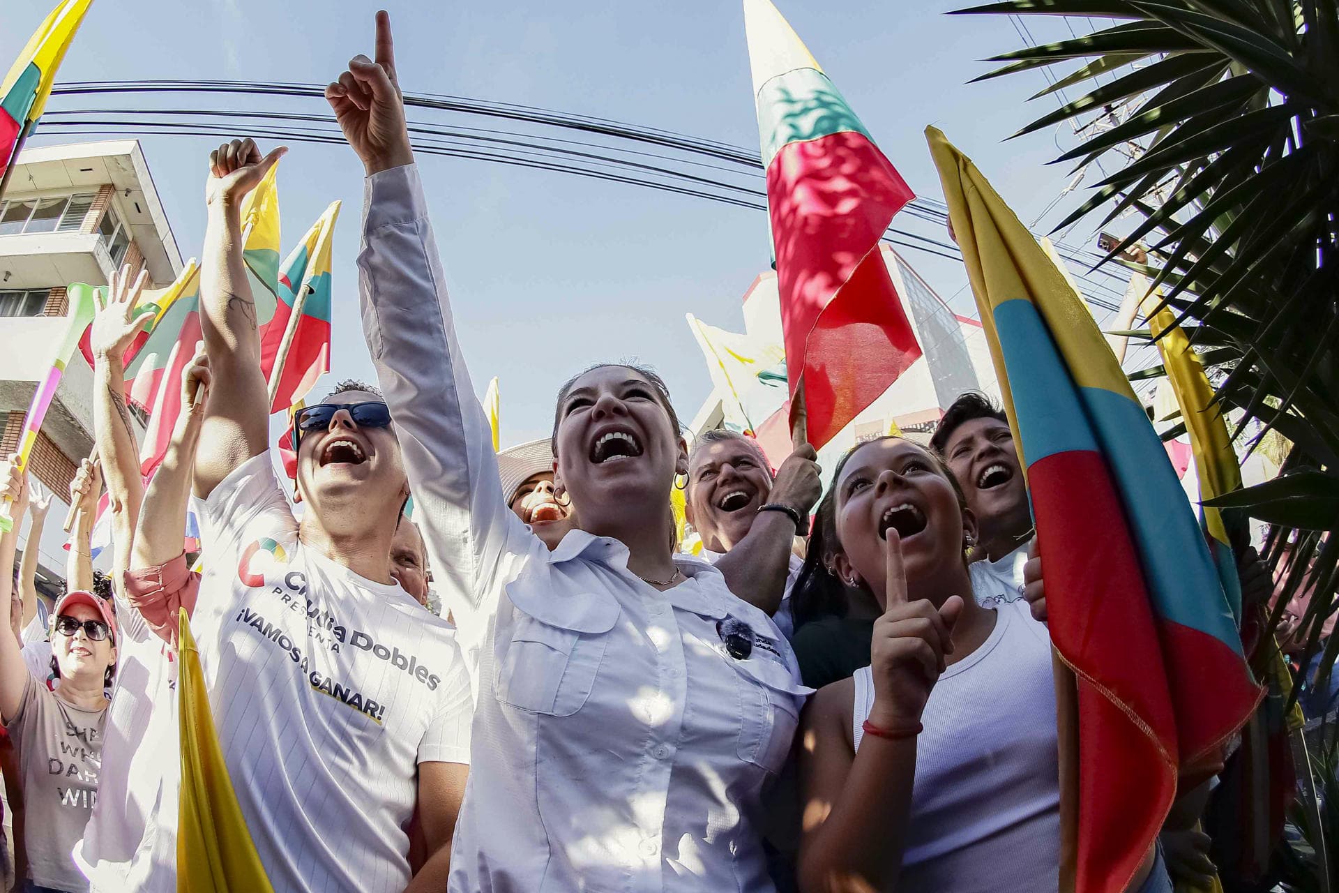 Oposición en Costa Rica busca revivir esperanzas con segunda ronda electoral