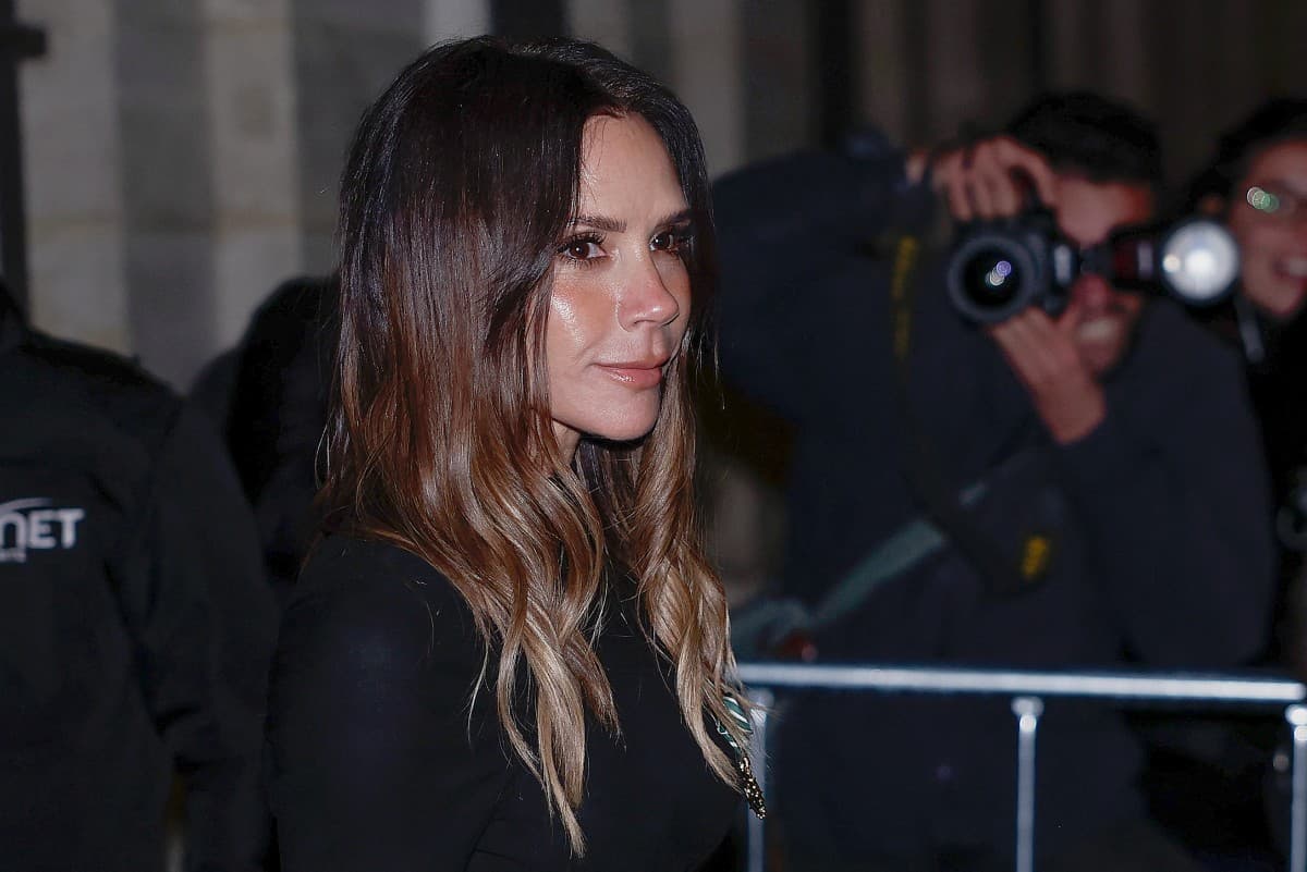 Victoria Beckham: Nueva Oficial de las Artes en Francia en medio de crisis familiar