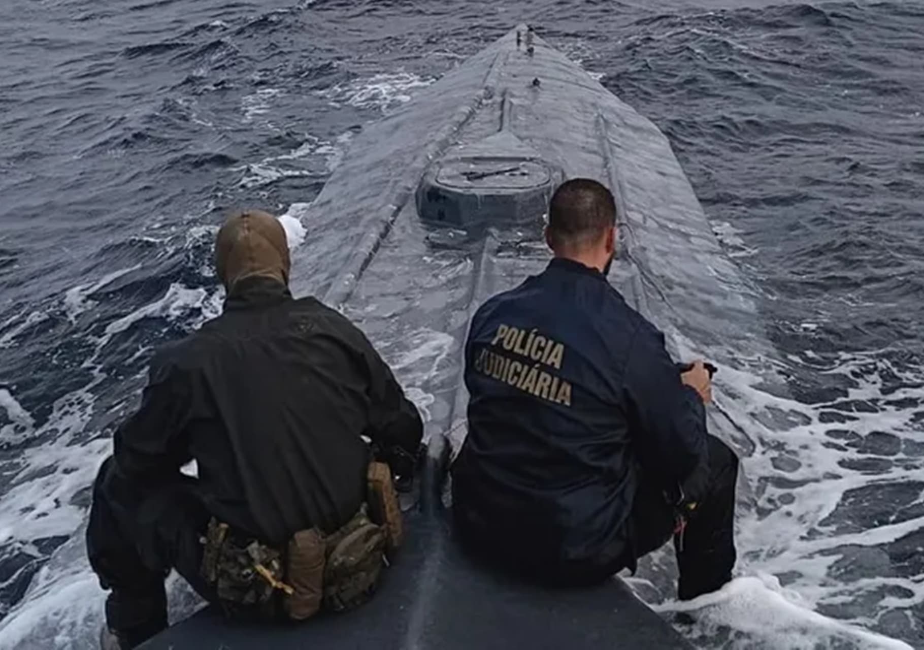 Detienen a venezolano en narcosubmarino con 9 toneladas de cocaína