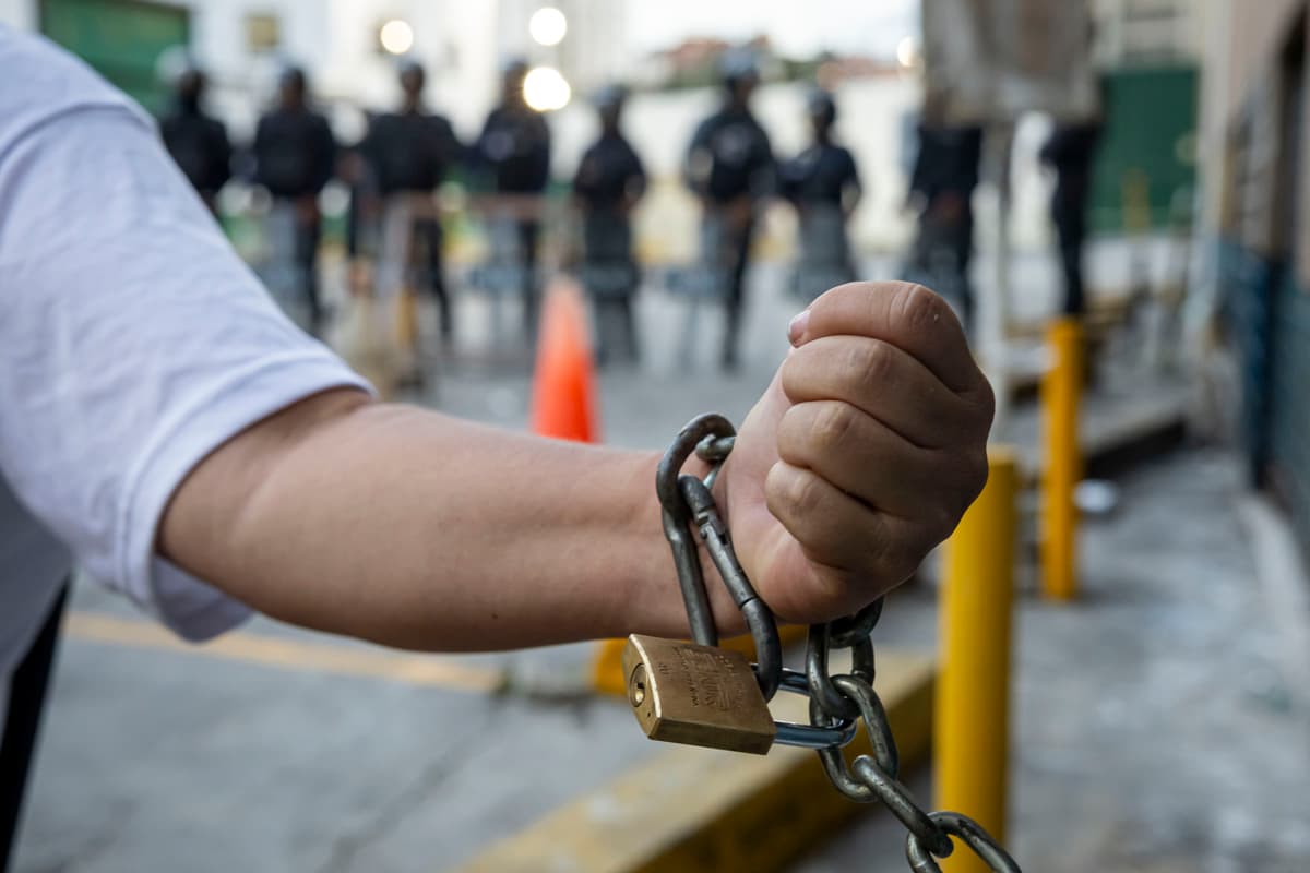 Detención Arbitraria: Militares en Venezuela Aún Tras Cumplir Condenas