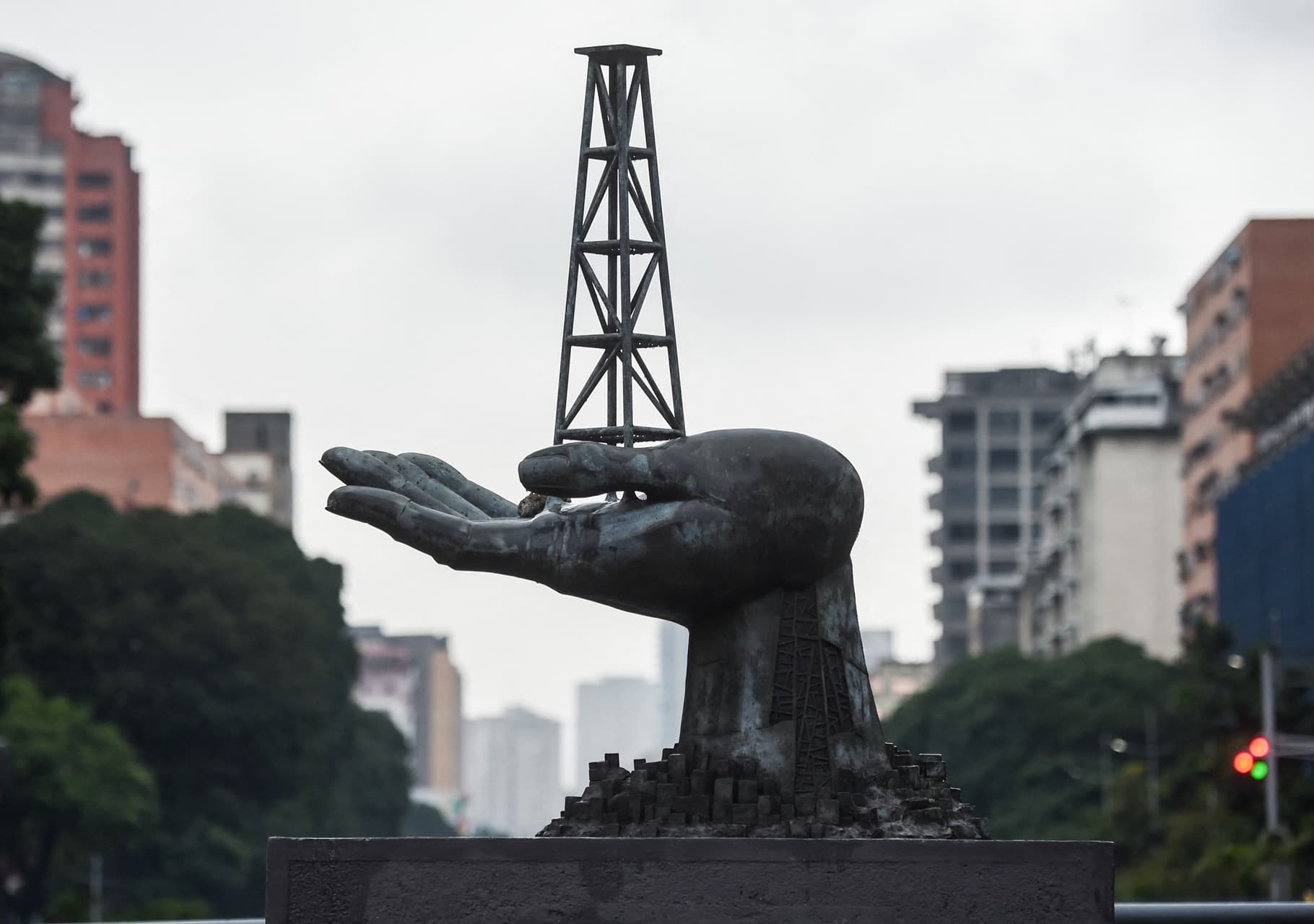 TotalEnergies: Acuerdo inminente con Pdvsa para comercio petrolero