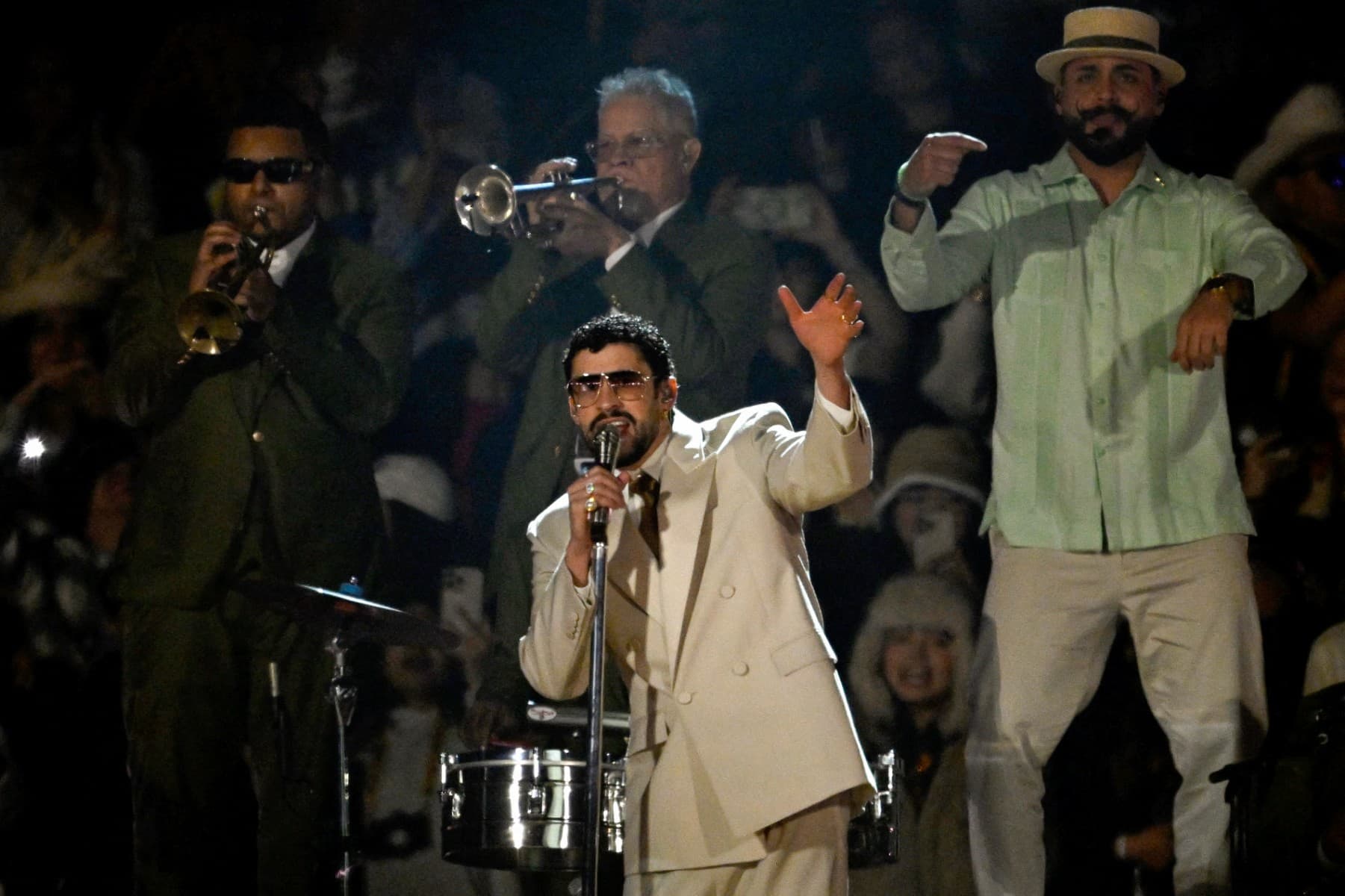 Bad Bunny: ¿Un hito en los Grammy y el Super Bowl 2026?