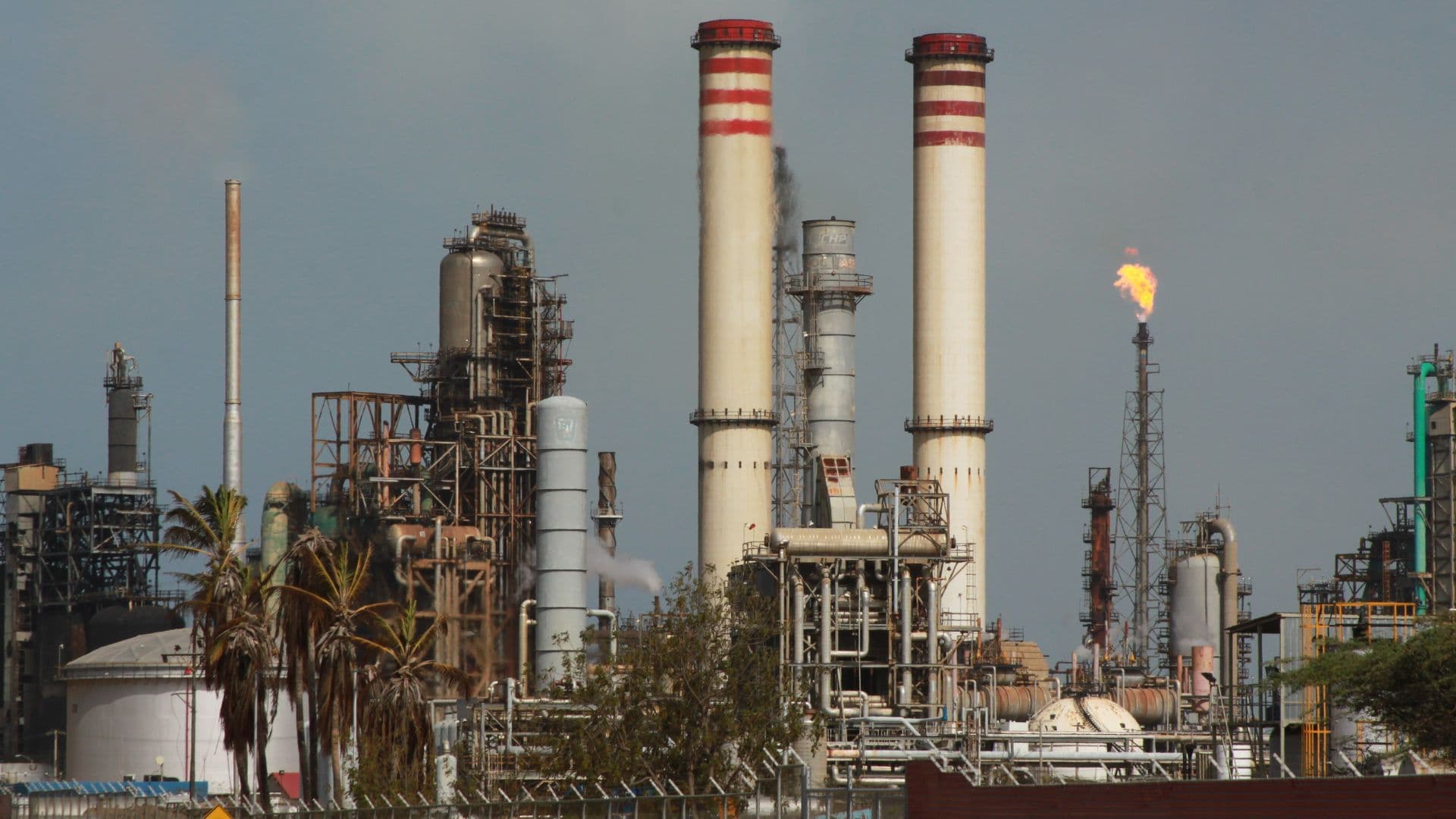 Crisis Eléctrica: Refinería de Amuay Afectada por Apagón de Dos Días