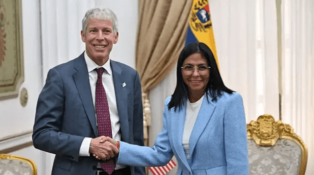 La caída del antiamericanismo en el régimen de Maduro: un análisis crítico