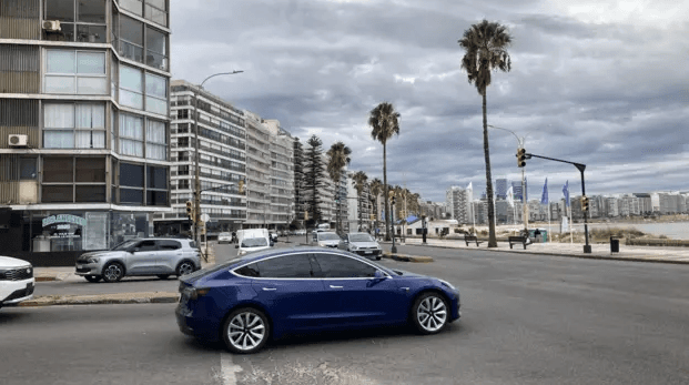 Uruguay: Líder del Crecimiento de Autos Eléctricos en Latinoamérica