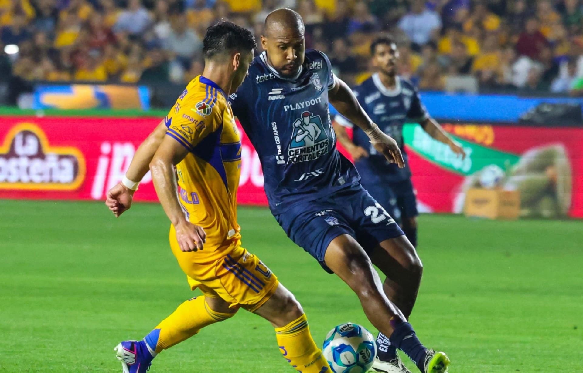 Salomón Rondón brilla con un gol en el triunfo de Pachuca