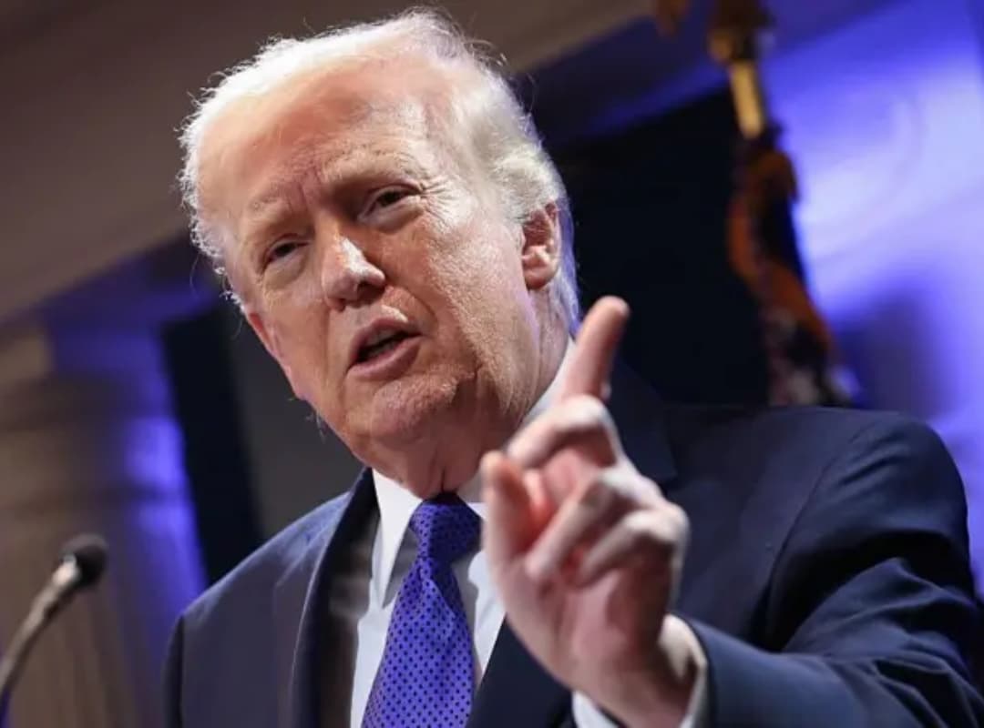 Trump amenaza con represalias tras ataque a embajada en Arabia Saudita