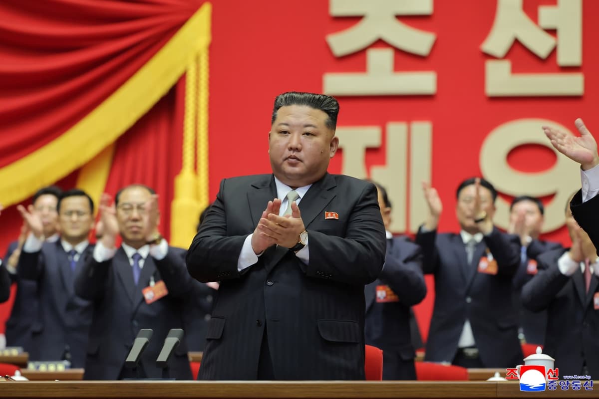 Kim Jong-un reafirma su poder tras ser reelegido líder en Corea del Norte