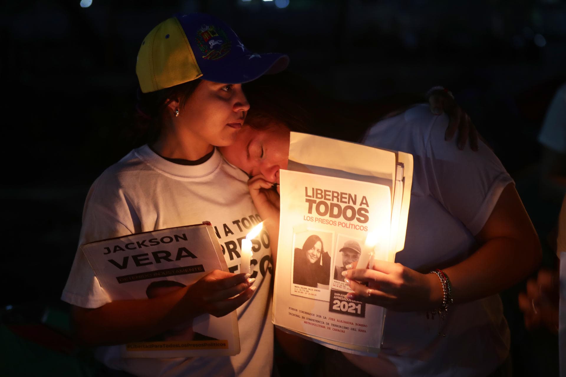 Familias de Presos Políticos Luchan por Incluir a sus Seres Queridos en Amnistía