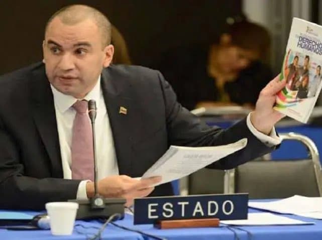 Larry Devoe asume como nuevo fiscal general de Venezuela