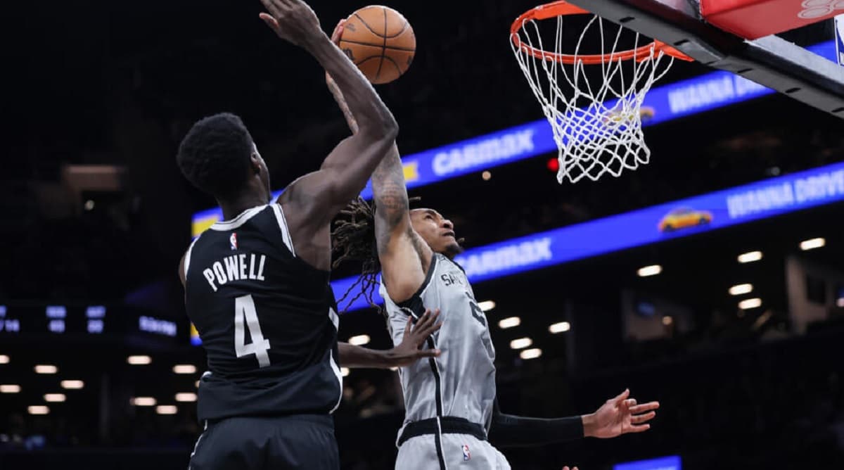 Los Spurs Celebran Su Undécima Victoria Continua en la NBA