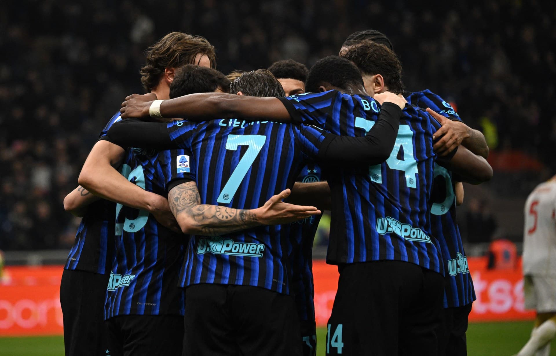 Inter de Milán se afianza en el liderato tras vencer 2-0 a Génova