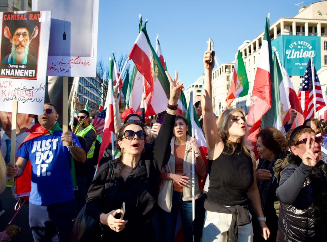 Celebraciones en Irán tras la noticia de la muerte de Jamenei
