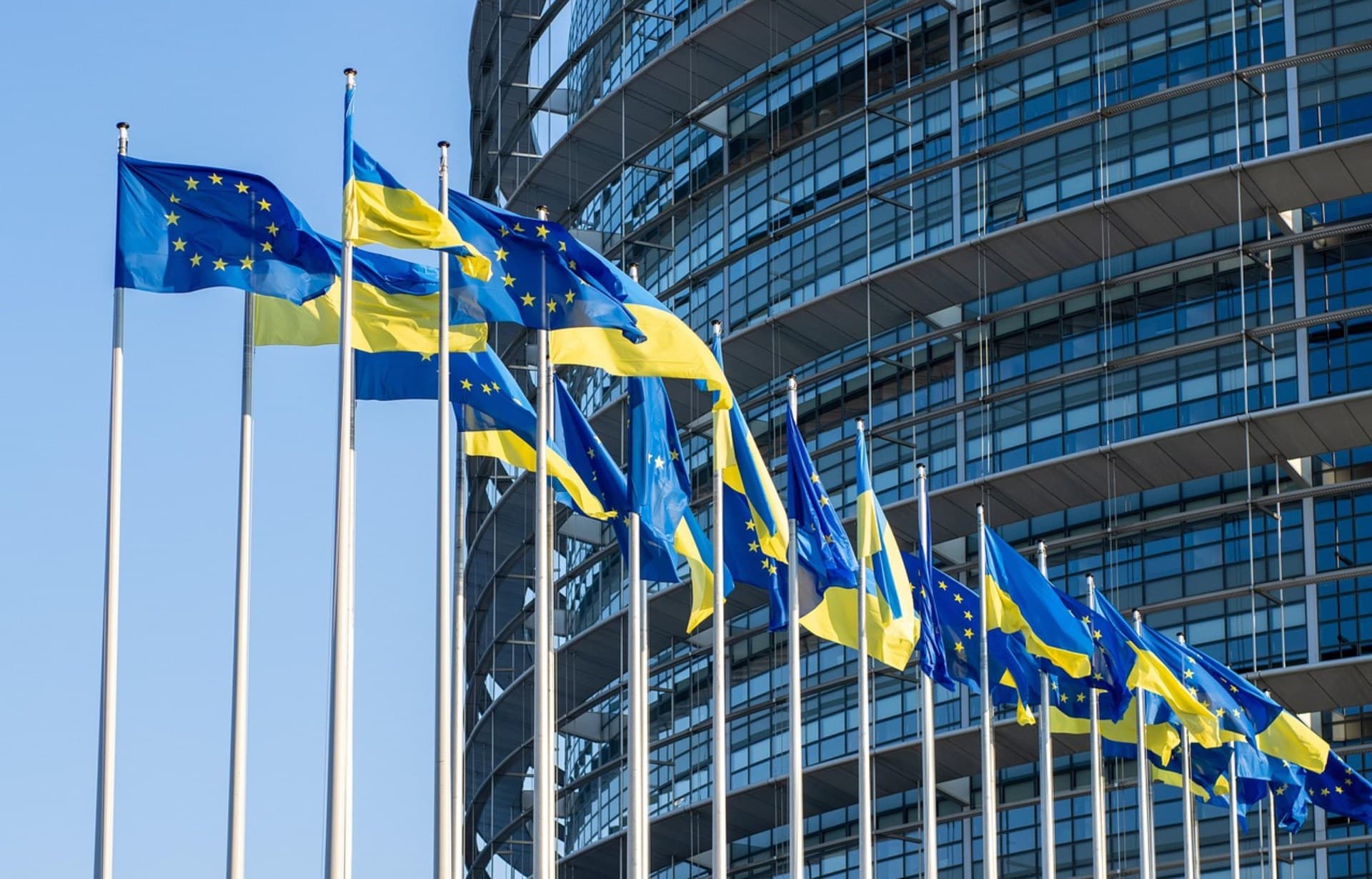 La UE Warns: Oriente Medio Enfrenta Consecuencias Económicas Graves