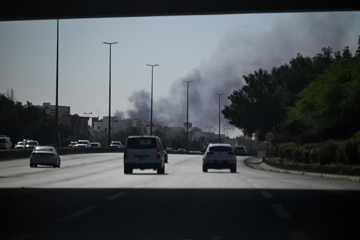Estados Unidos cierra su embajada en Kuwait tras ataque en Arabia Saudita