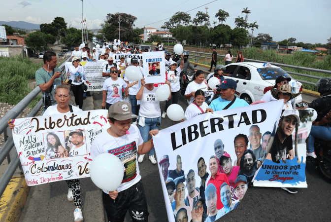 Familiares de colombianos presos en Venezuela exigen acción al embajador Rengifo
