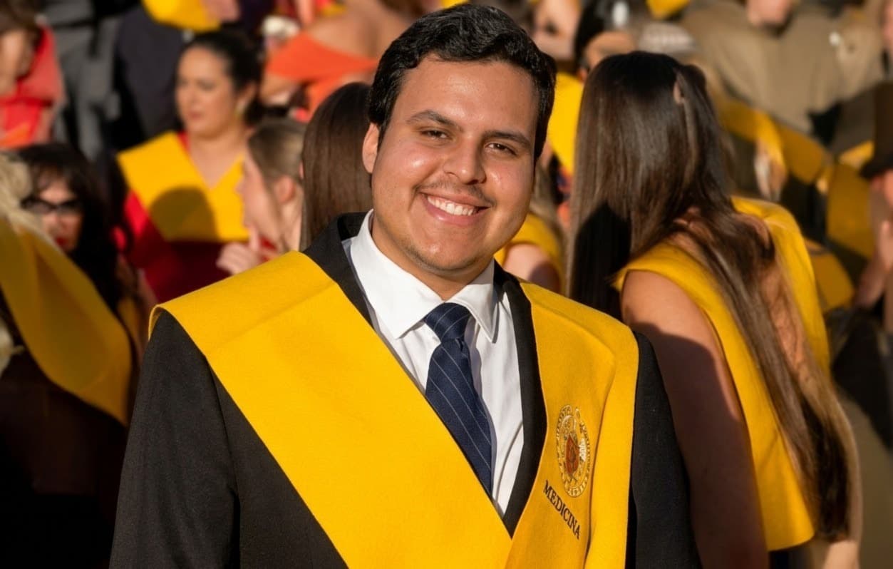 Venezolano destaca en España: logra segunda mejor nota en examen de médicos