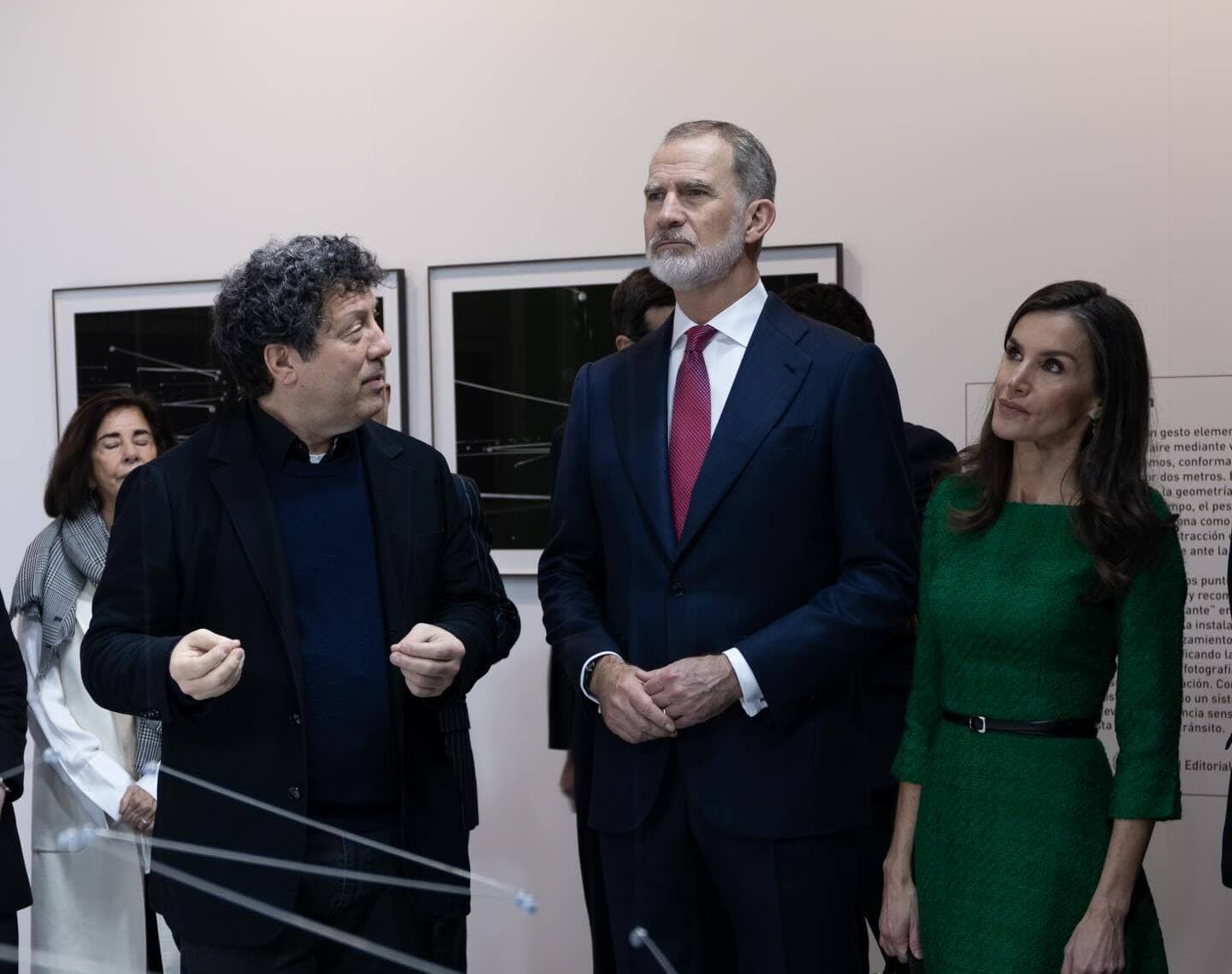 Elías Crespin brilla en ARCOmadrid 2026 con la visita de los Reyes de España