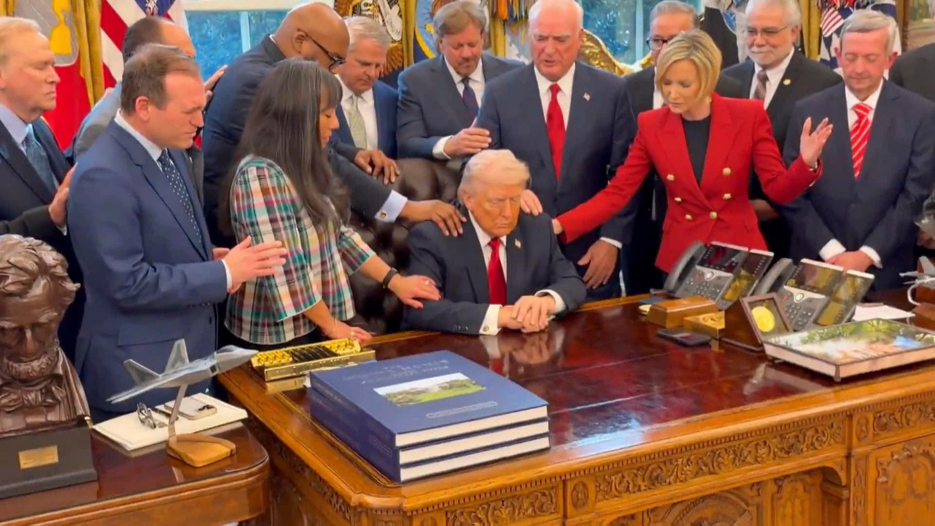 Líderes religiosos respaldan a Trump en un momento crítico para EE.UU.