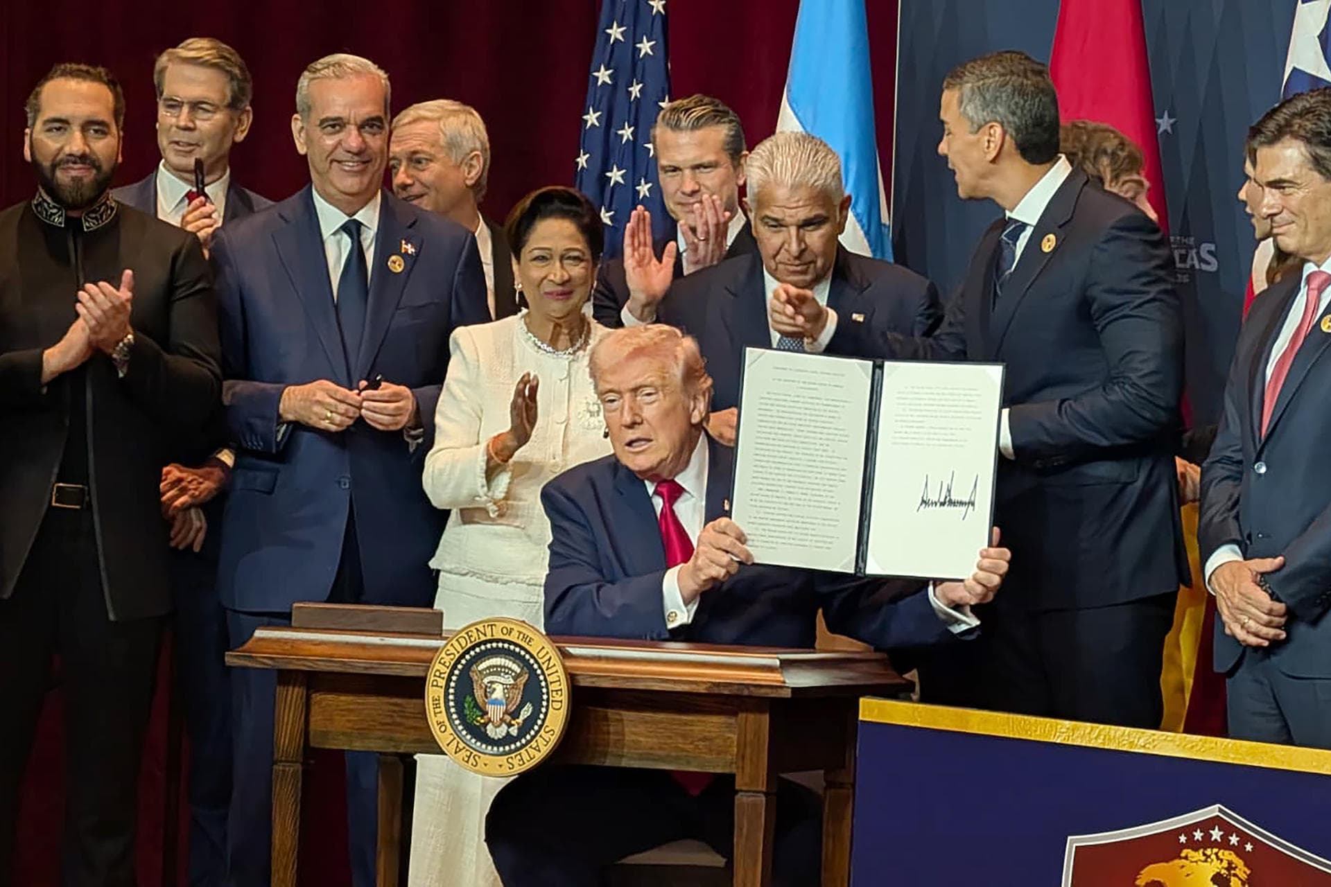 Trump establece coalición militar latinoamericana contra narcotráfico