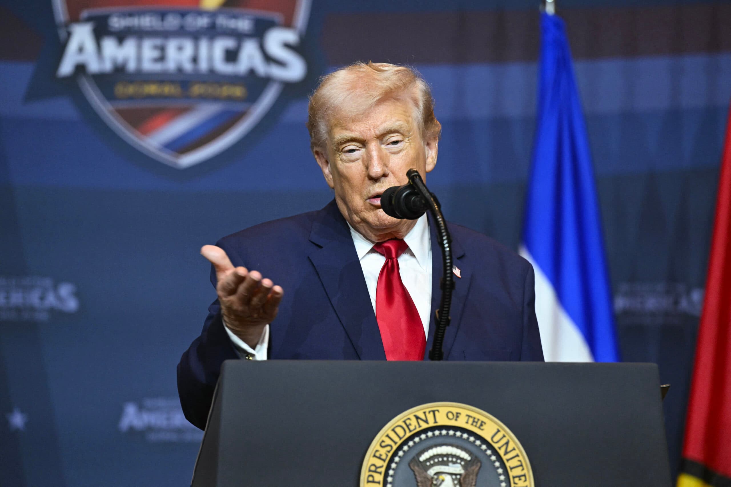 Trump afirma que Cuba está en sus últimos estertores políticos