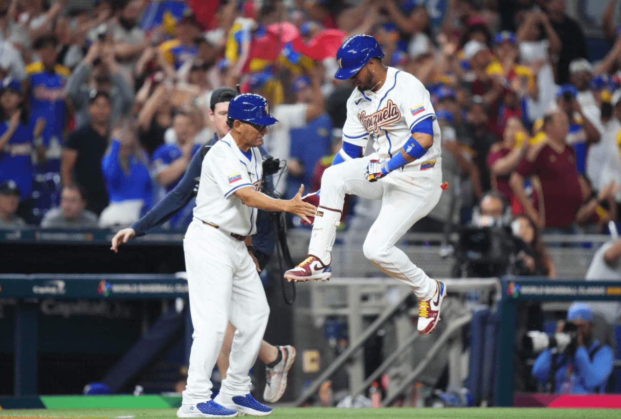 Luis Arráez brilla con dos jonrones en la victoria de Venezuela 11-3