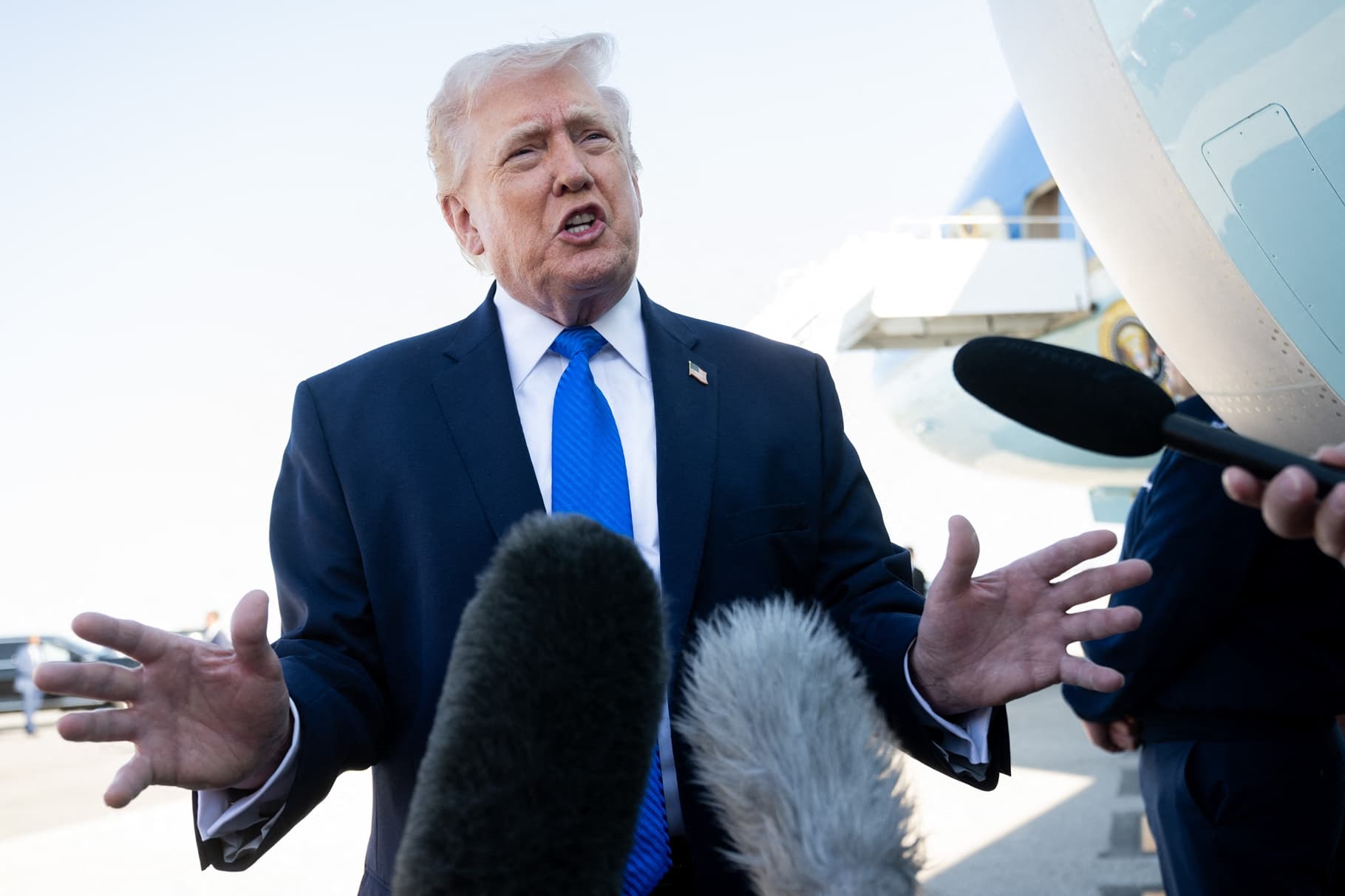 Trump enfrenta demanda por incitaciones previas al asalto al Capitolio