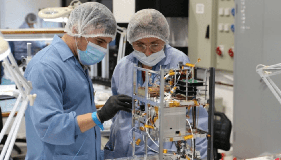 Atenea: El microsatélite argentino que impulsa la misión Artemis II