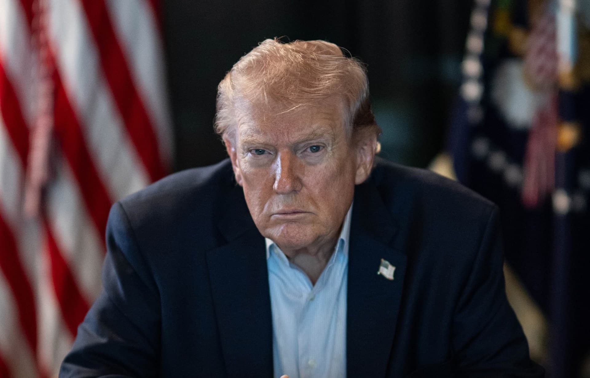 Trump informa sobre la destrucción del puente más alto de Irán