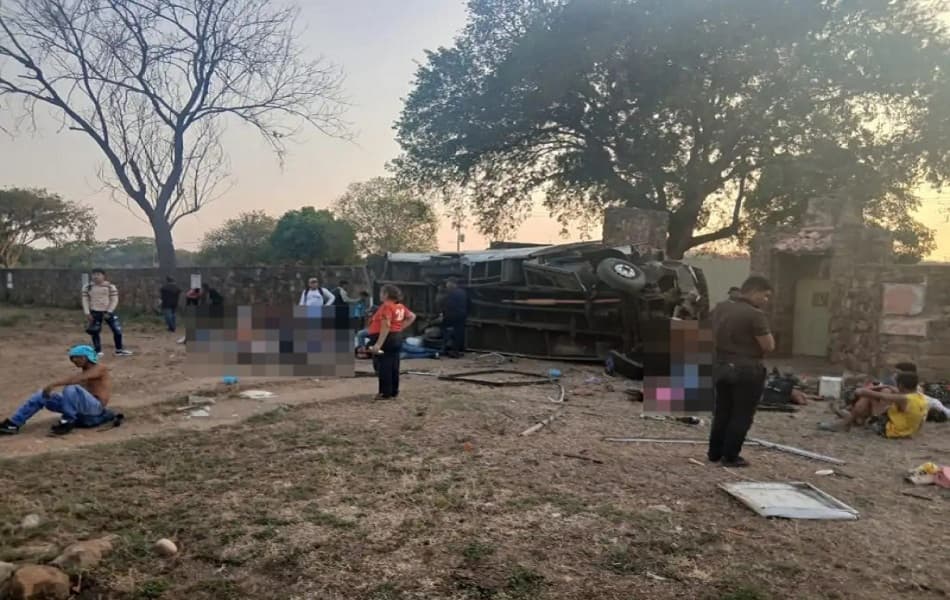 Tragedia en Anzoátegui: Autobús vuelca y deja tres muertos y 39 heridos