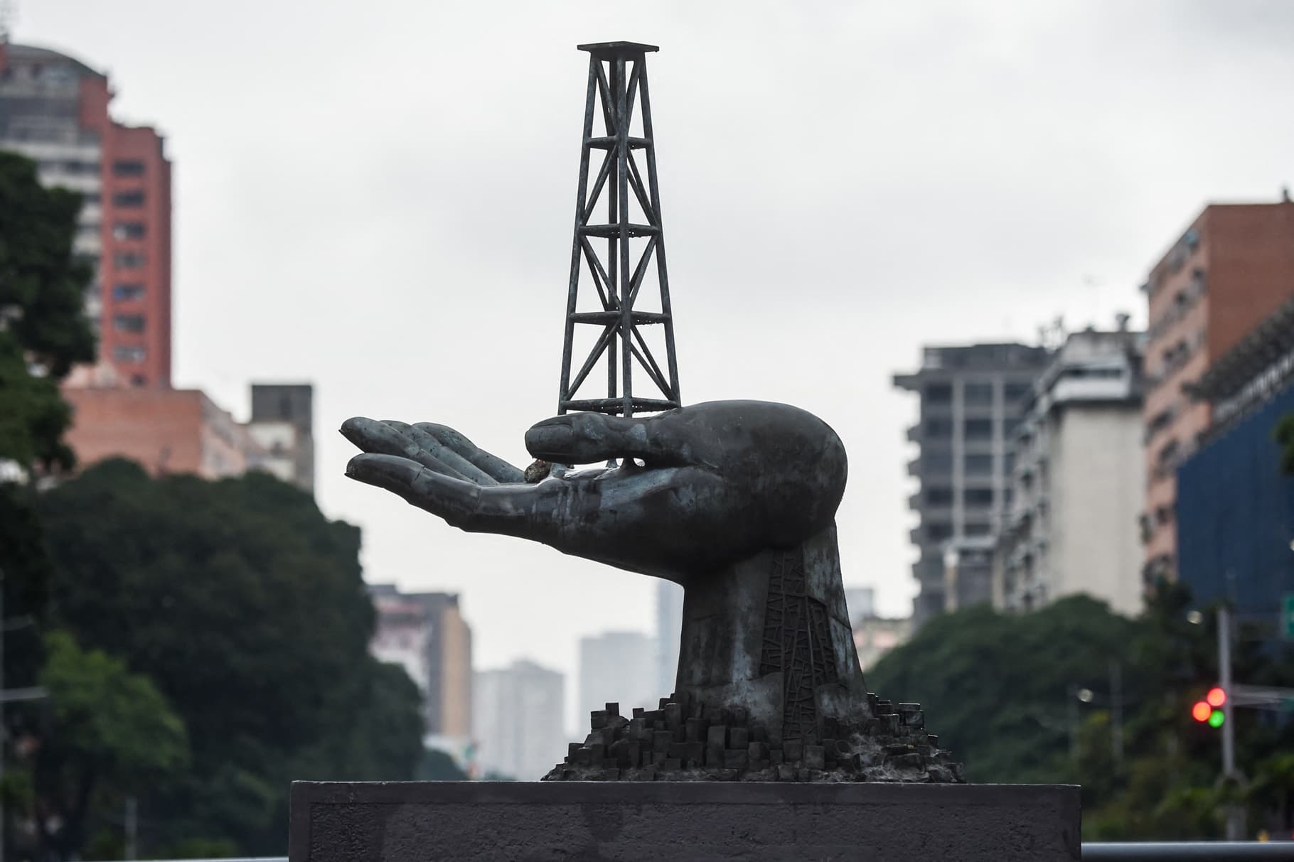 Las Restricciones del Reglamento de la Ley de Hidrocarburos en Venezuela