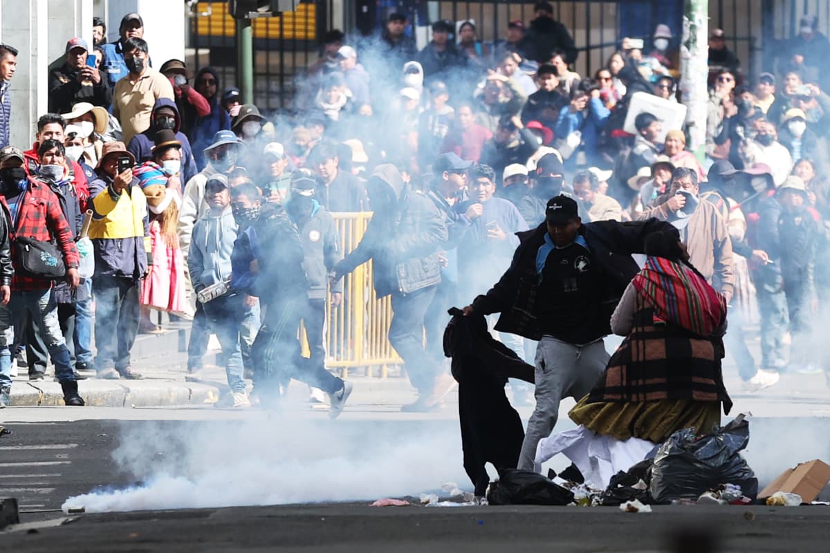Crisis en Bolivia: 9 Muertos y Denuncias de Injerencia Extranjera