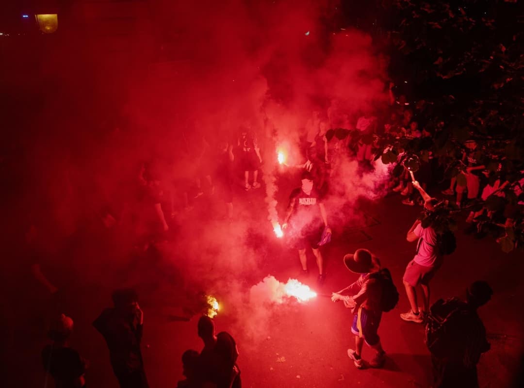 Violencia en Celebraciones de PSG: Un Muerto y 57 Policías Heridos