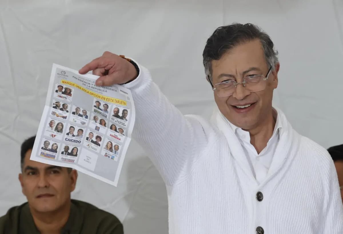 Gustavo Petro enfrenta críticas en Colombia tras respaldar a Iván Cepeda