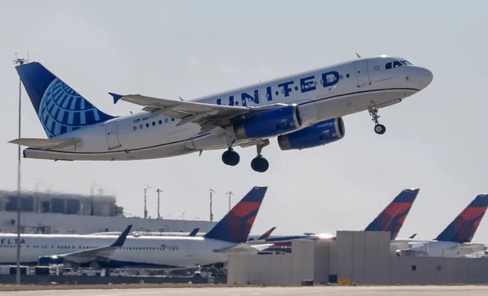 Aterrizaje de emergencia de United Airlines por alerta de Bluetooth