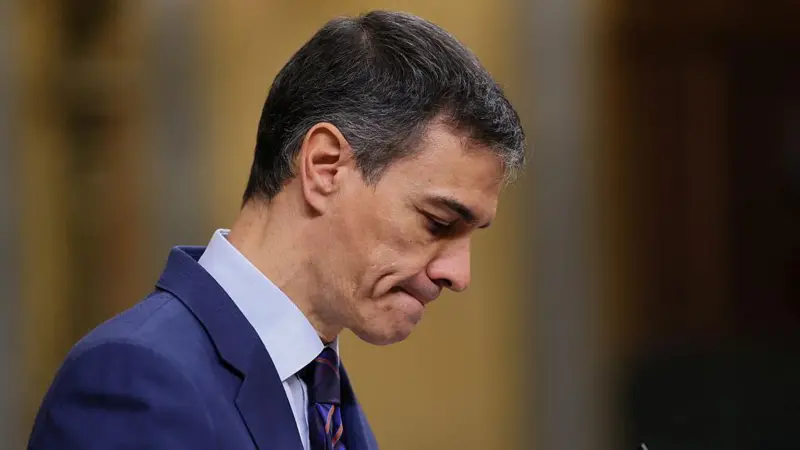 Pedro Sánchez en Crisis: Escándalos y Presión Electoral en España