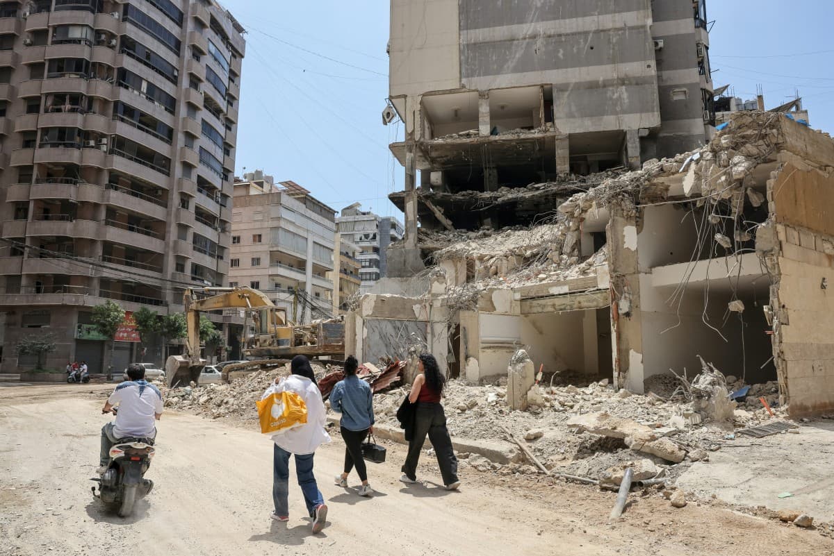 Israel Intensifica Sus Operaciones Mientras Hezbolá Responde con Fuerza