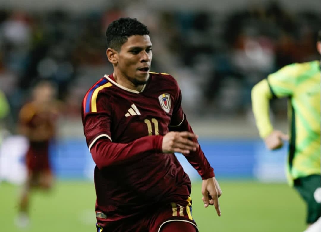 Ender Echenique: Talento Vinotinto Brilla entre los Mejores Laterales Sub-23