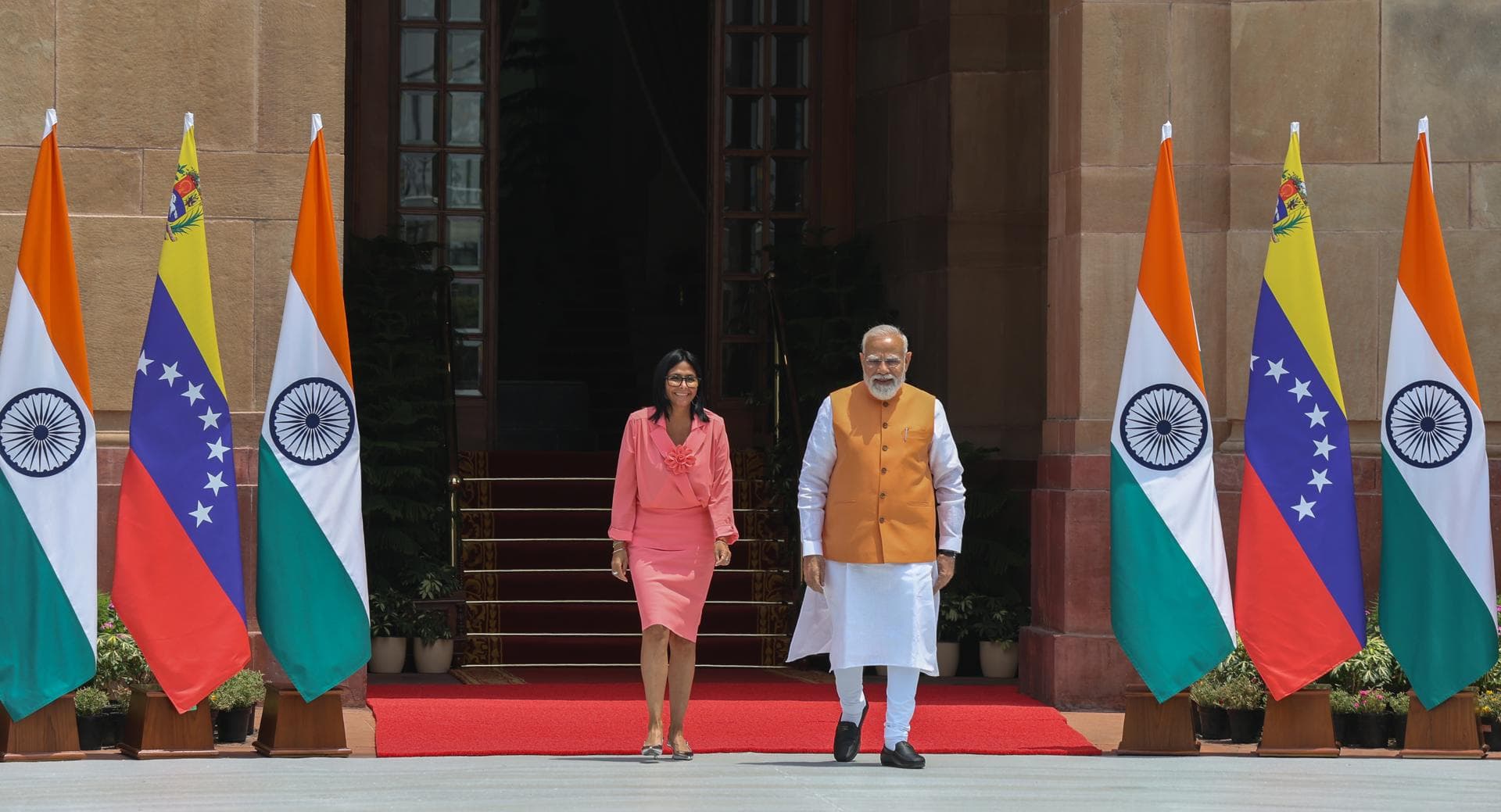 Delcy Rodríguez se reúne con el Primer Ministro de India en medio del repunte petrolero