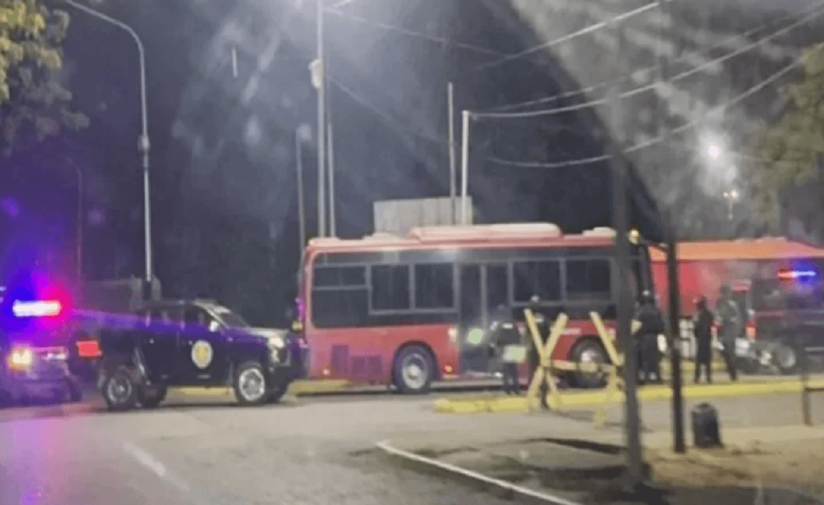 Traslado de Presos Políticos: Autobuses de El Helicoide Llegan a Tocuyito