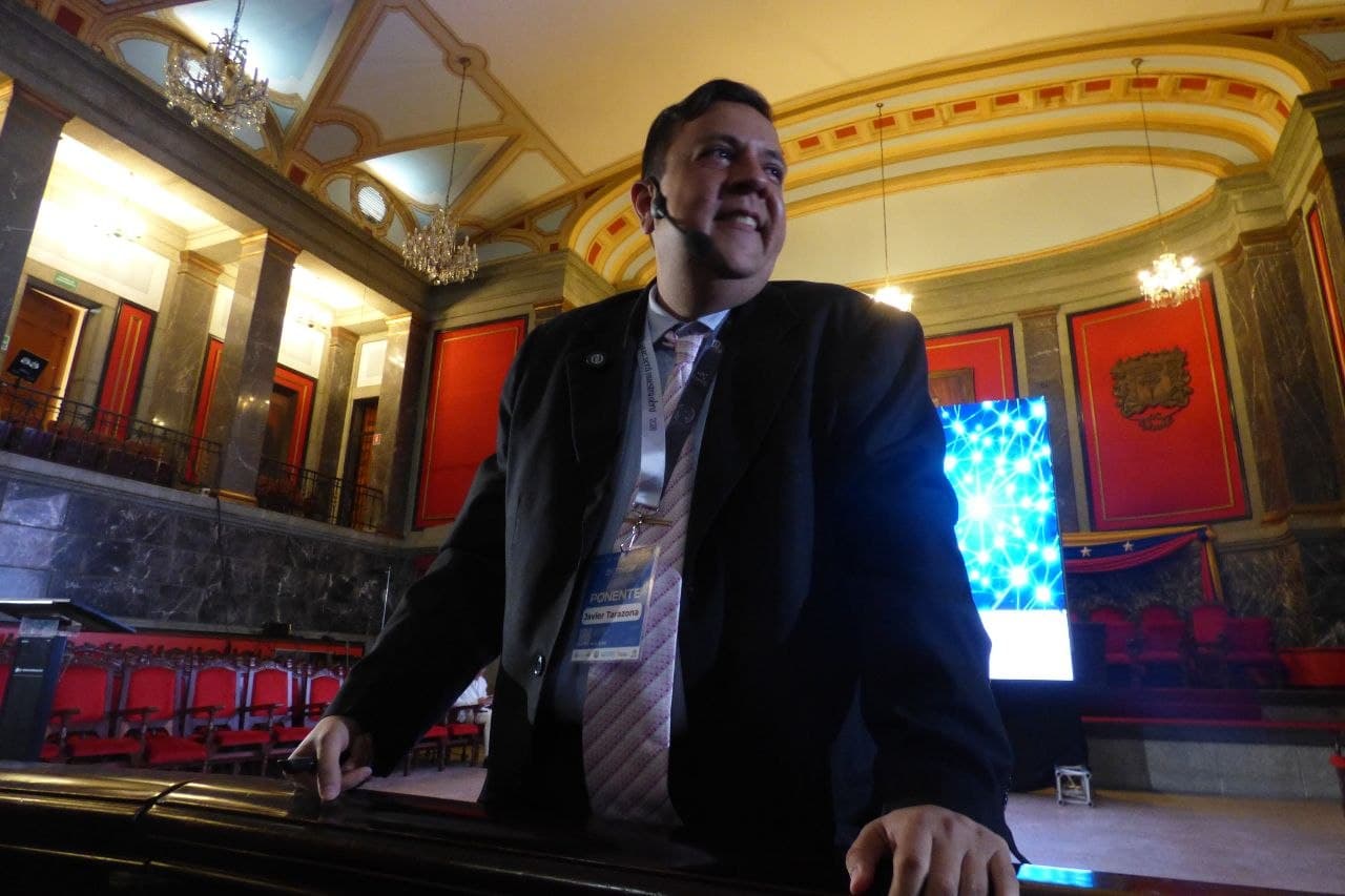 Javier Tarazona llama a reconstruir la memoria social del país