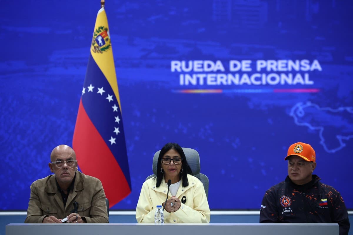 Chavismo: La Estrategia de Culpar a ‘Laboratorios’ para Evasión de Responsabilidad