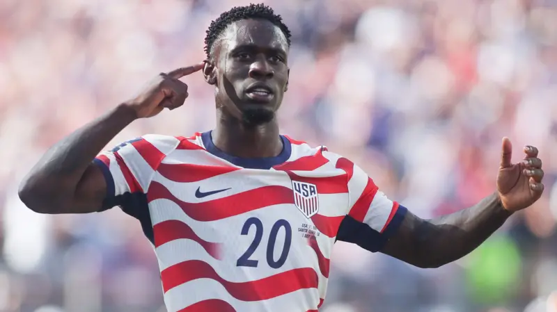 Trump Celebra la Decisión de la FIFA que Permite a Balogun Jugar en el Mundial