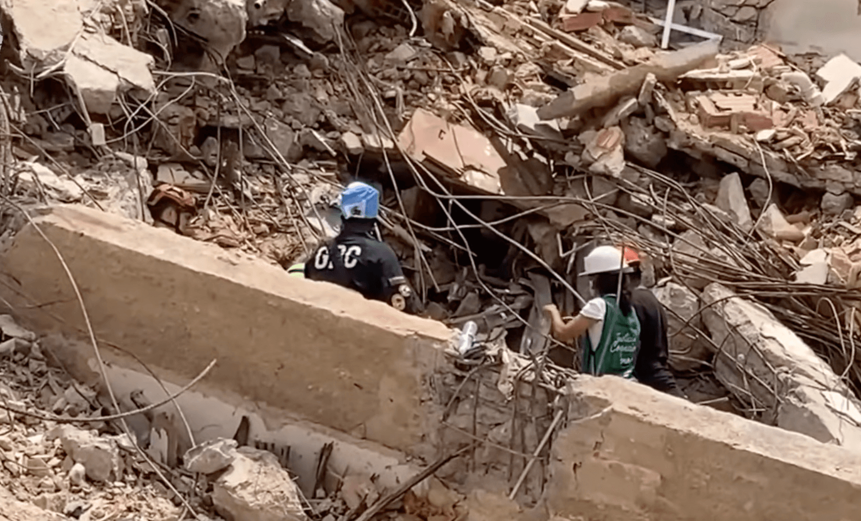 Señales de Vida en el Edificio Mariana Mar de La Guaira: Esperanza para Familiares