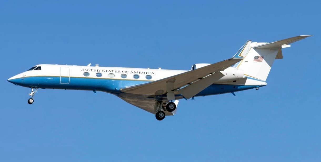 Avión oficial de EE.UU. aterriza en Maiquetía: ¿Qué implica esto?